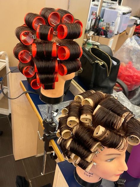 Hairdresser Aesthetic Job, Cosmetologist Aesthetic Hair, Cosmetology Asthetic Picture, Cosmetology Astetic, Luxury Nail Salon Aesthetic, Hair School Cosmetology Aesthetic, Cosmology Aesthetic Hair, Hair Dresser Aesthetic Job, Cosmo School Aesthetic