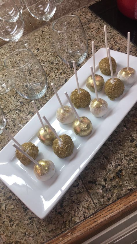 Simple Cake Pops, Cake Pops Designs, Gold Cake Pops, Golden Bday, Cupcake Factory, Cake Pop Designs, Little Rock Arkansas, Gold Cake, Birthday Celebrations