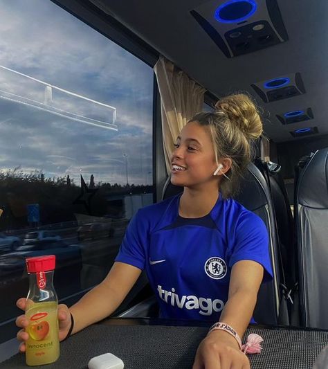 Ria Bosé Chelsea, Chelsea Fan Aesthetic, Futbol Girl, Women Soccer Players, Football Gf, Euros 2024, Chelsea Football Shirt, Chelsea Shirt, Chelsea Team