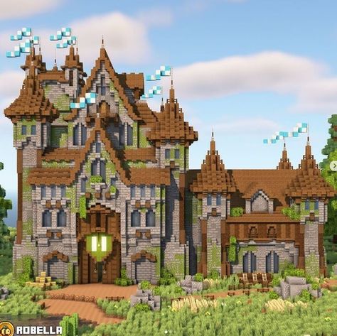 Minecraft Medieval Buildings, Minecraft Medieval Castle, Minecraft Castle Blueprints, Minecraft Medieval House, Minecraft Castle Designs, Small Castle, Minecraft Kingdom, Minecraft Houses Survival, Minecraft Mansion