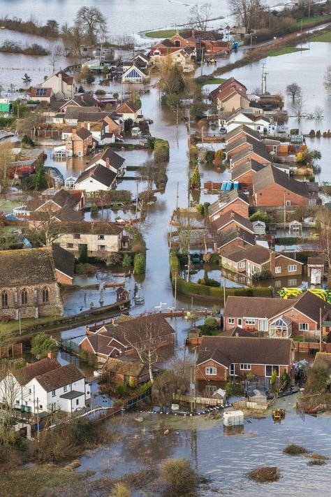 27 Staggering New Pictures Of The Somerset Levels Floods Natural Disaster, Somerset Levels, Wild Weather, Extreme Weather, Natural Phenomena, Somerset, Natural Disasters, New Pictures, Natural Wonders