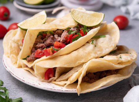 Fresh tortillas, where have you been my whole life? Chewy, savory, and with crispy edges, these tortillas will become a perfect base for your tacos and Low Sodium Flour Tortillas, Low Sodium Tortillas, Sodium Foods, How To Make Flour, Easy Dumplings, Tortilla Rolls, How To Make Tortillas, Fresh Tortillas, Fried Pies