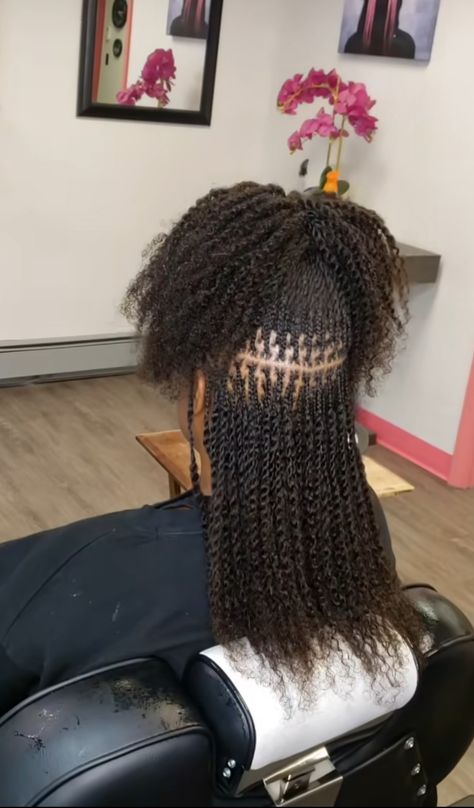 Micro Locs Twist Styles, Quick Hairstyles Braiding Hair, Micro Mini Twists Natural Hair, Microtwist Styles, Micro Twist Hairstyles, Micro Twist Styles, Kinking Hair Styles, Short Mini Twists With Extensions, Long Mini Twists