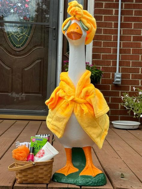 Diy Lawn Goose Outfits, Yard Goose Outfits, Porch Goose Patterns, Porch Geese, Porch Geese Clothes, Porch Goose Outfit, Goose Outfits, Porch Goose Clothes Diy, Porch Goose Clothes