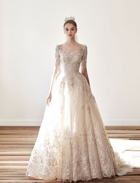 This vintage-inspired wedding gown from Jubilee Bride featuring delicate lace detailing and a classic silhouette is hard to resist! » Praise Wedding Community Blue Lace Wedding Dress, Vintage Inspired Wedding Gown, Floral Dresses With Sleeves, Vintage Inspired Wedding Dresses, 파티 드레스, Pink Wedding Dresses, Wedding Gowns Vintage, A Wedding Dress, Vintage Inspired Wedding