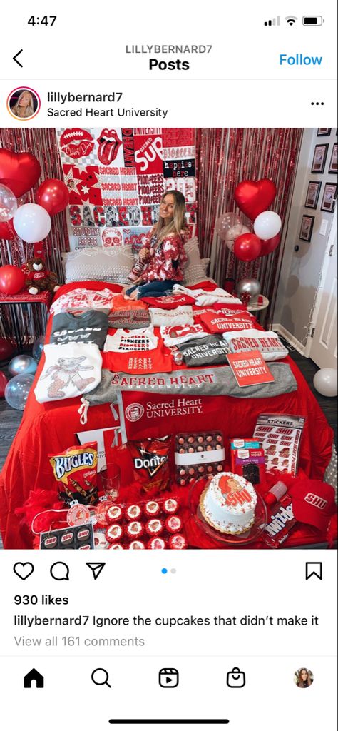 Shu College Bed Party, Sacred Heart Bed Party, Sacred Heart University Bed Decorating, Usc Bed Party, College Acceptance Bed Decorating, College Acceptance Bed Party, Valentines Banner Sorority, Bed Party College, Heart Bed