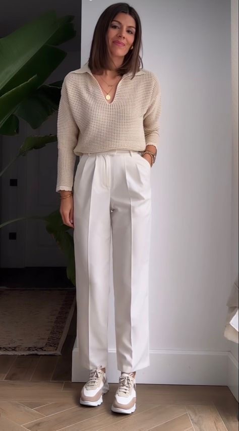 Cream Suit Pants Outfit, How To Style Cream Trousers, Cream Trousers Outfit Winter, Tailored Cream Trousers, Trouser And Sneakers Outfit Women, Cream Sneakers Outfit, Light Beige Pants Outfit, Cream Trouser Outfit Women, White Slacks Outfit