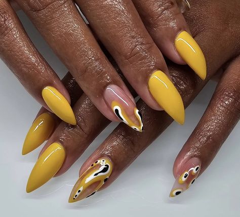 Rich Lady Nails, Indian Nails Design, Jamaican Inspired Nails, Half Nail Design, Chartreuse Nails, Jamaican Nail Designs, Belle Nails, Modern Nails, Pointed Nails