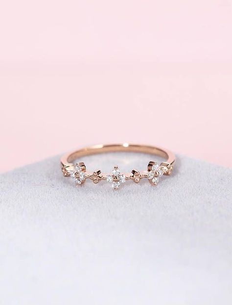 Unique Diamond Wedding Bands, خواتم خطوبة, Cute Promise Rings, Hand Jewelry Rings, Twig Engagement Ring, Gold Rings Fashion, Gold Ring Designs, Rose Engagement Ring, White Gold Engagement Rings