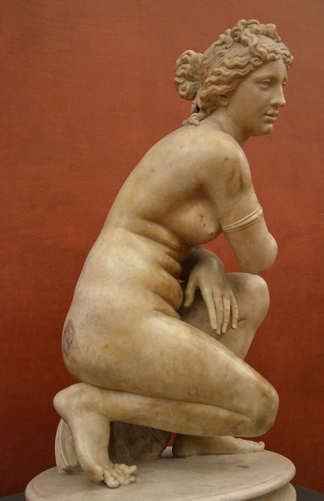 Crouching Aphrodite, Roman copy of the 1st century AD, attributed to the sculptor Doidalsas, Galleria degli Uffizi, Florence Aphrodite Statue, Classic Sculpture, Roman Gods, 1st Century, Aphrodite, Pose Reference, Pretty Pictures, Sculptor, Sculpture Art