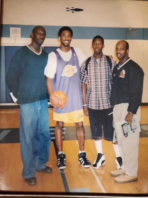 (3) Remembering Kobe Bryant on his birthday / Twitter Kobe Bryant Birthday, Kobe And Shaq, Coldest Photos, Cold Pics, Hip Hop Style Outfits, Kobe Bryant Quotes, Kobe Bryant Poster, 90s Basketball, Kobe Bryant Family