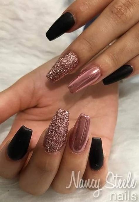 Best Choice Nail Art For You Blush Pink And Black Nails, Black Rose Gold Nails, Birthday Nails Square Short, Rose Gold And Black Nails, Black And Rose Gold Nails, Bougie Nails, Pink Black Nails, Rose Gold Nails Design, Disney Acrylic Nails