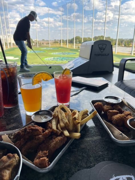 #golf #golfdate #couple #aesthetic #topgolf #food Golf Wife Aesthetic, Golf Date Aesthetic, Top Golf Aesthetic, Top Golf Birthday Party, Top Golf Date, Mini Golf Date, Max Monroe, Golf Couple, Golf Wife