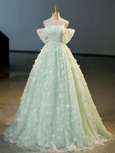 Wedding Dresses Light Green, Ball Gowns Dark Green, Ball Gowns Pastel, Green Princess Style Dress For Debutante Ball, Green Tulle Dress With Sweetheart Neckline, Green Tulle Dress With Short Sleeves, Green Floor-length Dress For Quinceanera, Green Spring Dress For Debutante Ball, Green Dress For Debutante Ball In Spring