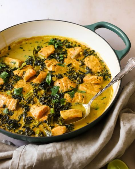 Coconut Salmon, Salmon Coconut, Salmon Kale, Coconut Curry Recipe, Oven Salmon, Coconut Quinoa, Coconut Curry Recipes, Salmon Curry, Salmon Quinoa