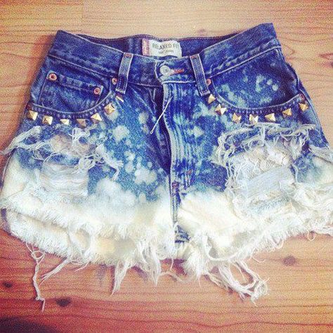 <3 Spring Party Outfit, Jean Diy, High Waisted Jeans Outfit, Bleached Shorts, Look Con Short, Shorts Diy, Diy Shorts, Ropa Diy, Jeans Diy