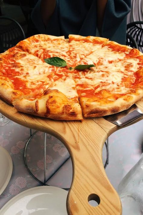 Piza Italy Pizza, Aesthetic Pizza Pictures, Piza Italy, Pizza Pictures, Pizza Express, Industrial Estate, Tourist Sites, Love Pizza, The Tourist