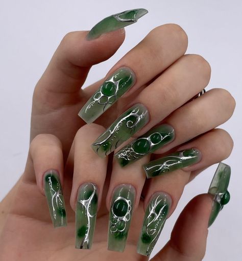 Biab Nails Green, Green Alt Nails, Green Dragon Nails, Green Elegant Nails, Green Grunge Nails, Money Green Nails, Dark Green And Silver Nails, Green Y2k Nails, Green Silver Nails