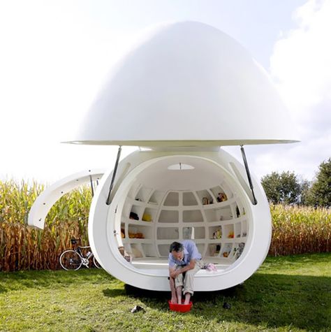 If It's Hip, It's Here: Hard Boiled Housing. The Blob VB3 By dvmA Architects. Mobile Living, Backyard Office, Unusual Homes, Mobil Home, Unique Houses, Aix En Provence, Trailer Park, Small Space Living, On The Ground