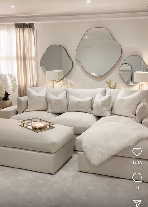 Nude Home Decor Living Room, Champagne Living Room Decor, Pyjama Lounge Living Rooms, Champagne Living Room, Romantic Living Room, Couch Ideas, Modern Apartment Decor, White Lounge, Bedroom Interior Design Luxury