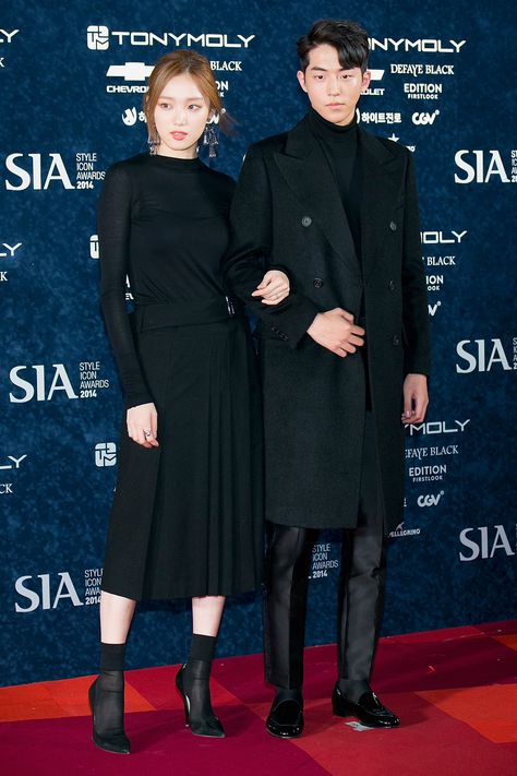 SEOUL, SOUTH KOREA - OCTOBER 28: (L-R) South Korean actors Lee Sung-Kyoung and Nam Joo-Hyuk (Nam Ju-Hyuk) attend 2014 Style Icon Awards at DDP on October 28, 2014 in Seoul, South Korea. (Photo by Han Myung-Gu/WireImage) Lee Sung Kyung Photoshoot, Kim Joo Hyuk, Popular Korean Drama, Celebrity Divorce, Korean Couple Photoshoot, Nam Joo Hyuk, Cute Celebrity Couples, Lee Sung Kyung, Sung Kyung