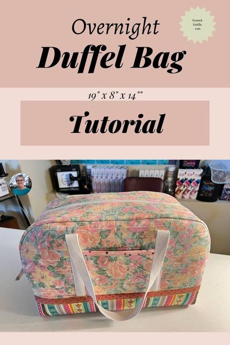 Sew an overnight duffel bag for yourself or for a nice gift, or heck, you could even sell them. How about a weekend getaway? Diy Duffle Bag, Duffel Bag Pattern, Duffle Bag Patterns, Easy Crafts To Sell, Diy Travel Bag, Bags Patterns, Diy Bags Patterns, Diy Bags, Bag Tutorial