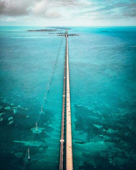 Aerial shot of the Seven Mile Bridge in Key West, Florida Key West Florida Vacation, Florida Keys Road Trip, Key West Vacations, Florida Travel Guide, Florida Destinations, East Coast Road Trip, Key West Florida, Road Trip Itinerary, Florida Vacation