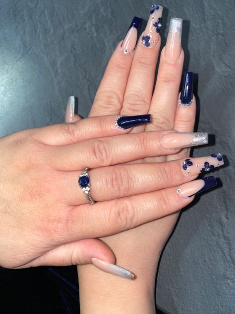 Blue And Silver Sweet 16 Dress, Coffin Acrylic Nails Navy Blue, Dark Blue Nails Medium Length, Prom Nails Acrylic Dark Blue, Navy Blue And Silver Nails Prom, Navy Blue Prom Nails Acrylic, Blue Party Nails, Silver And Navy Blue Nails, Navy Blue Nails Coffin