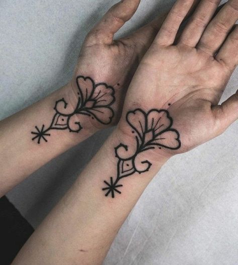 Symmetrical Arm Tattoos, Hand Palm Tattoos For Women, Top Of Hand Tattoo, Symmetrical Tattoo Ideas, Palm Tattoos For Women, Witchy Hand Tattoos, Symmetrical Tattoo, Palm Tattoos, 4 Tattoo