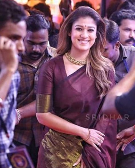 Nayanthara Official - FP on Instagram: “Amazing Clickz By @sridharsri_photography ❤️ #Nayanthara #Ladysuperstar #zeecineawards2020 @zeetamizh @wikkiofficial” Blouse Neck Models, Plain Blouse Designs, Brown Saree, Nayanthara Hairstyle, Silk Saree Blouse Designs Patterns, Saree Draping Styles, Saree Blouse Neck Designs, Cotton Saree Designs, Silk Saree Blouse Designs