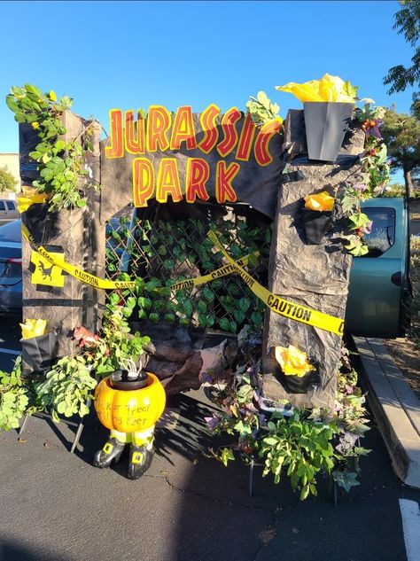 Jurassic Park Trunk Or Treat Ideas, Dinosaur Trunk Or Treat, Jurassic Park Trunk Or Treat, Dinosaur Birthday Party Food, Jurassic Park Party, Jurassic Park Birthday, Trunk Or Treat Ideas, Dinosaur Themed Birthday Party, Treat Ideas