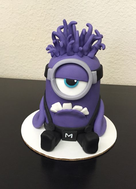 Jill's Purple Minion cake Purple Minion Cake, Minion Wedding Cake, Minion Wedding, Purple Minion, Minion Birthday Cake, Purple Minions, Two Layer Cakes, Minion Cupcakes, Minion Birthday Party