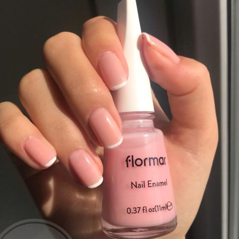 Flormar Nail Polish, Nail Paint Shades, Classic Nail, Beauty Hacks Nails, Coral Rose, Blush Nails, Classic Nails, Best Nail Polish, Nails Gel