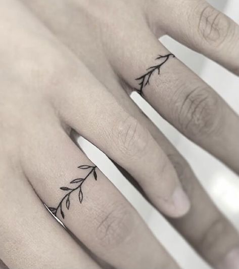 Cute Ring Tattoos, Woman Ring Tattoo, His And Hers Ring Tattoos, Nature Ring Tattoo, Small Ring Tattoos, Ring Tattoo Designs For Couples, Ring Tattoo Couple, Finger Ring Tattoos For Women, Women’s Ring Tattoo