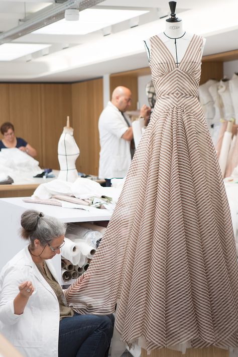 Dior Dress Couture, Dior Couture Gowns, The Nerve, Dior Dress, Tailored Clothes, The Atelier, Dior Haute Couture, Organza Dress, Dior Couture