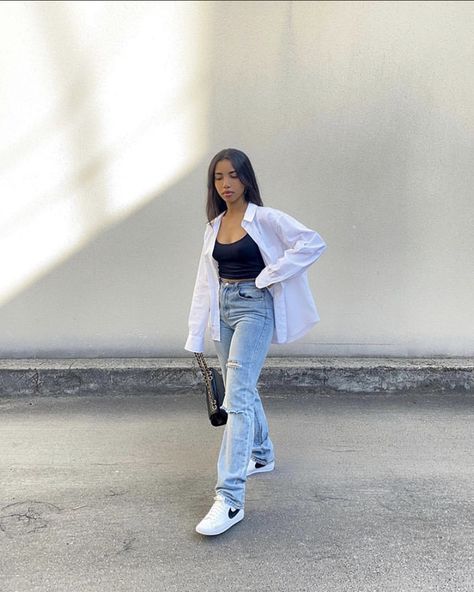 Cute Fits With Nike Blazers, Galowo Outfit, Black Dress And Nails, White Button Up Shirt Outfit Casual, Outfits With White Blouse, 2024 Outfits Trends, White Bottom Up Shirt Outfit, White Long Sleeves Outfit Casual, Fotos Asthetics Para Instagram