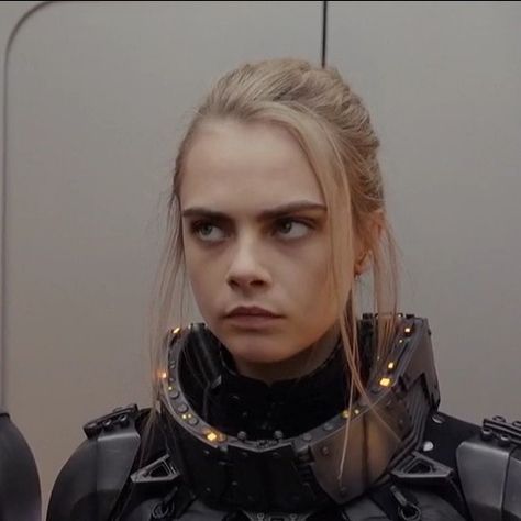 Magia Dc, Valerian Movie, Cara Delevingne Valerian, Cara Delevingne Style, Valerian, Model Outfits, Face Expressions, Cara Delevingne, Mean Girls