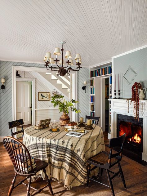 Stan Dixon Low Country House Dining Room Library Country House Dining Room, Porch Sitters, Low Country House, Milieu Magazine, Dining Room Library, Country Lighting, Mismatched Chairs, Shoji White, Riverside House