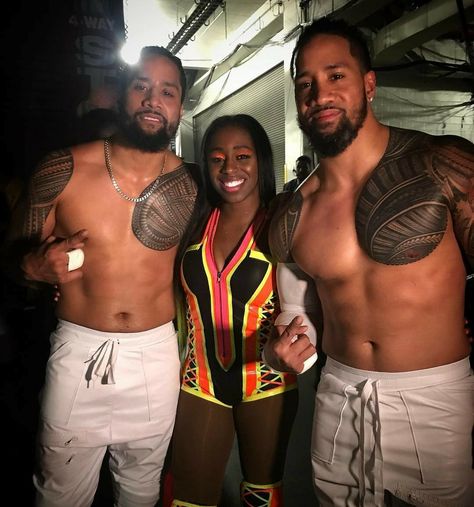 Jimmy uso Naomi & Jey uso Naomi And Jimmy Uso, Jimmy Uso And Naomi, Uso Brothers, Jimmy And Jey Uso, Jonathan Fatu, Joshua Fatu, Samoan Men, Usos Wwe, Naomi Wwe