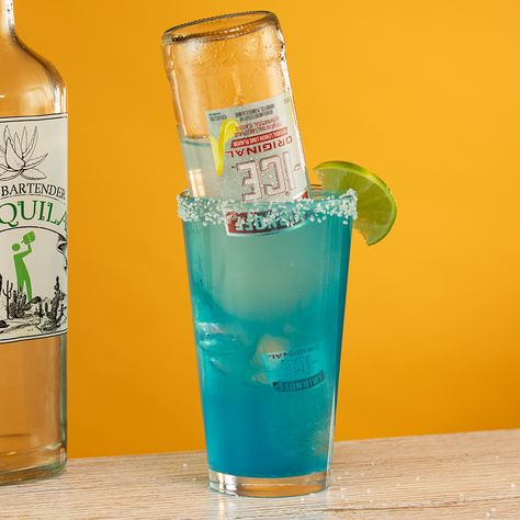 Smirnoff Ice Blue Margarita - Tipsy Bartender Smirnoff Ice Recipes, Smirnoff Ice Cocktails, Smirnoff Cocktails, Blue Margarita Recipe, Ice Recipes, Classic Tequila Cocktails, Tequila Drinks Recipes, Bartender Recipes, Best Margarita Recipe