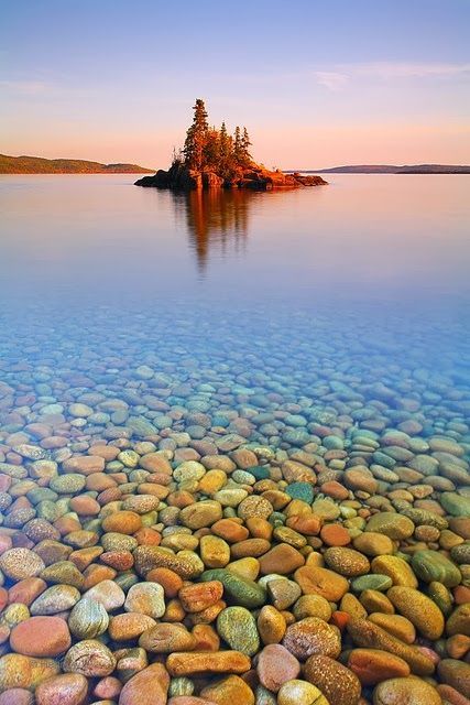 20 incredible facts about the mighty Lake Superior – Cottage Life Sunset Island, Island Lake, Moon Moon, Lake Superior, Jeddah, Colored Pencil, Akita, Places Around The World, Vacation Destinations