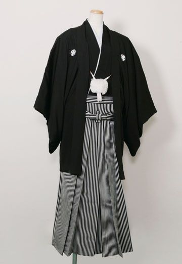 Hakama Men, Kimono Hakama, Japanese Wedding Dress, Kimono Men, Men Kimono, Japanese Mens Fashion, Japanese Traditional Clothing, Black Outfit Men, Male Kimono