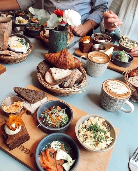 Food In Copenhagen, Cafes In Copenhagen, Best Restaurants In Copenhagen, Breakfast In Copenhagen, Copenhagen Denmark Food, Copenhagen Recipes, Brunch Restaurant Aesthetic, Healthy Cafe Food, Copenhagen Cafes