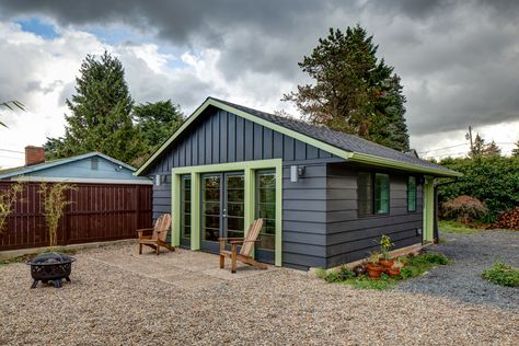 This modern ADU sits in the corner of the backyard, the exterior paint colors reflect the palette of the main home and create uniformity. Garage Adu, Granny Pods, Granny Pod, Backyard Cottage, Modern Shed, Cottage Floor Plans, My Property, Accessory Dwelling Unit, Garage Conversion