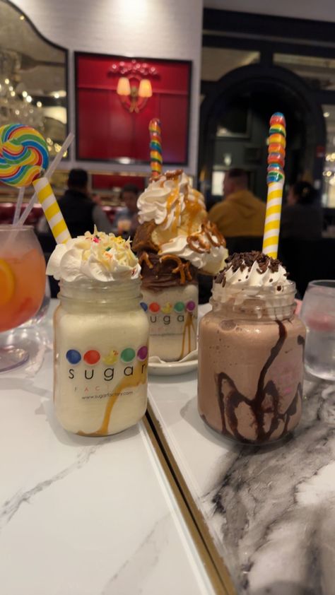 Sugar Factory Birthday, Sugar Factory Drinks, Brunch Catering, Fruit Smoothie Recipes Healthy, Sugar Factory, Fresh Drinks, Junk Food Snacks, Snack Storage, Yummy Comfort Food