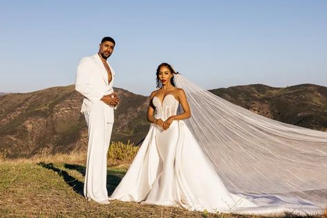 KJ Smith Skyh Black Viral Wedding Response - xoNecole: Lifestyle, Culture, Love, Wellness Kj Smith, Raising Kanan, Rachel Lindsay, Smith Wedding, Social Media Feed, Love Wellness, Bachelor/bachelorette Party, Hot Stories, Dance Routines