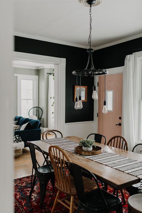 Cozy Vintage Aesthetic, Aesthetic At Home, Eclectic Dining Room, Eclectic Dining, Vintage Style Rugs, Eclectic Furniture, Black Dining Room, Local Furniture, Spare Bedroom