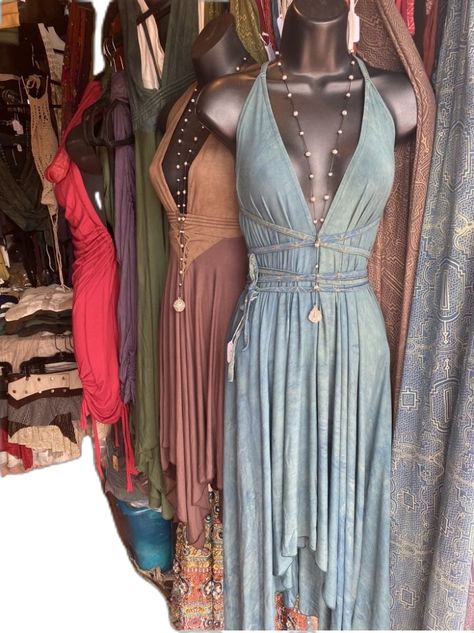 Hippie Dress Outfit, Door Body Type, Goddess Style Outfits, Bohemian Outfits Aesthetic, Boho Fashion Aesthetic, Solarpunk Outfit, Ethereal Clothing, Summer Hippie Outfits, Hippy Outfits