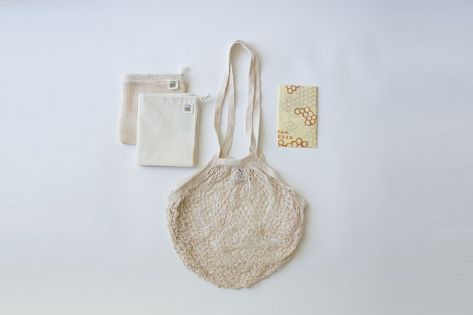 The Wild Minimalist’s Zero Waste Farmer’s Market Kit, $86.99, comes with a cotton net shopping bag, five muslin produce bags, five mesh produce bags, and beeswax wrap in three sizes. Clean Hacks, Homemade Toilet Cleaner, Beeswax Wrap, Clean Baking Pans, Hardwood Floor Cleaner, Glass Cooktop, Deep Cleaning Tips, Toilet Cleaner, Produce Bags