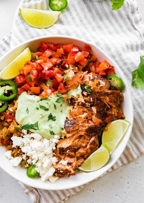 Salmon Bowl No Rice, Salmon Taco Bowl Recipe, Salmon Fajita Bowl, Salmon Mexican Bowl, Fish Burrito Bowl, Mexican Salmon Bowl, Southwest Salmon Bowl, Salmon Burrito Bowl, Salmon Taco Bowl